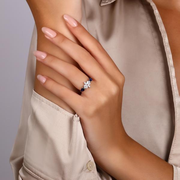 Rosei — Sapphire & Diamond Flower Ring