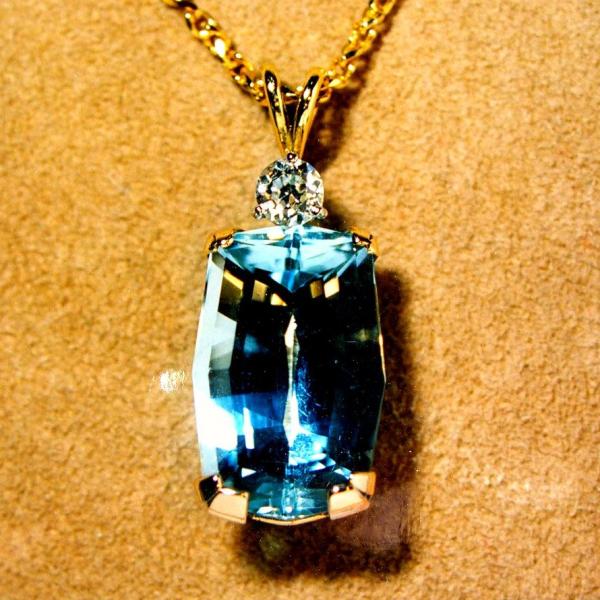 Aquamarine Column Pendant