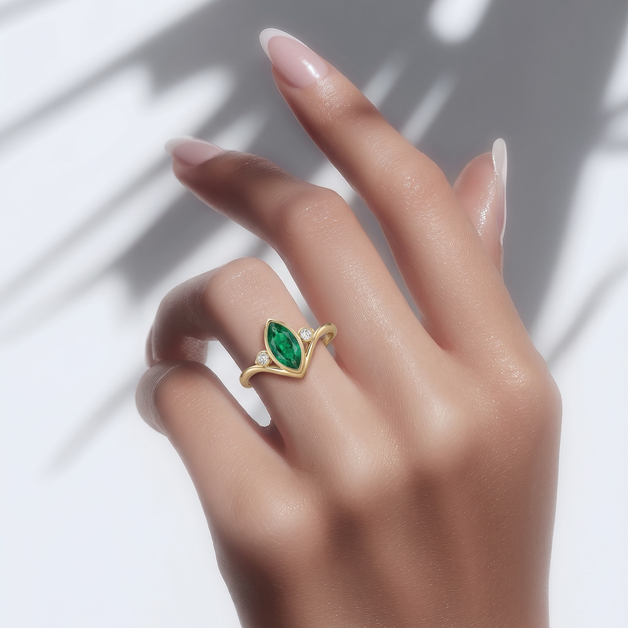 Linda Eyes Ring